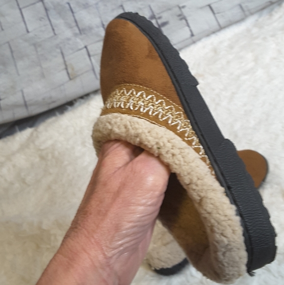 3/$30 Isotoner Hoodback Basil slipper sz 5/6 small - Picture 3 of 7